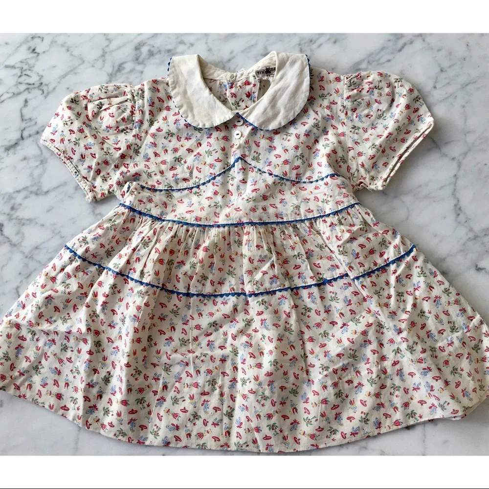 SOLD :: Vintage 40s Novelty Print Peter Pan Collar Dress - Picture 2 of 7
